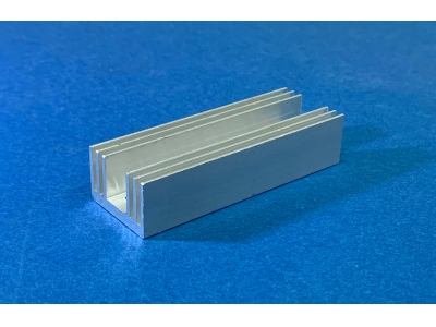 編號: 1  /  38x14.8x23.2mm